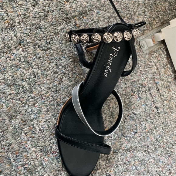 Sandals - Picture 2 of 2